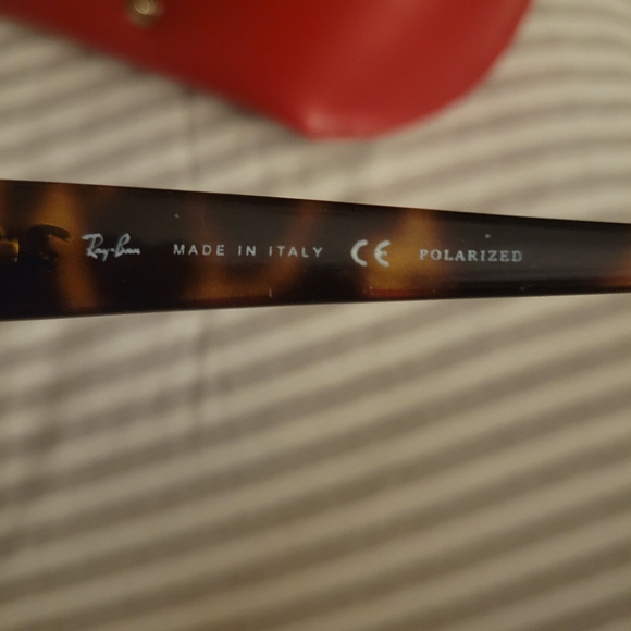 Women's Ray Ban polarized sunglasses with case - Picture 6 of 8